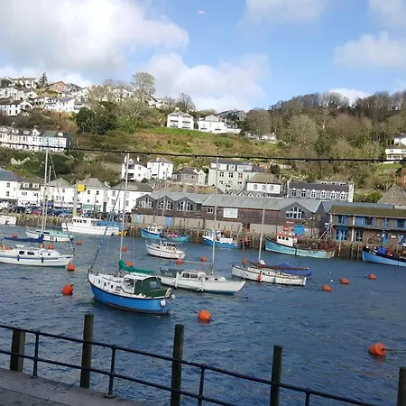Marthys House With Hot Tub * Looe